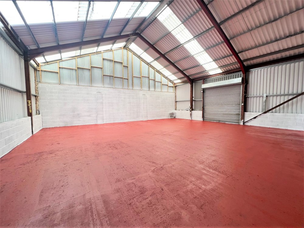Industrial Unit in Pentre - photo 2